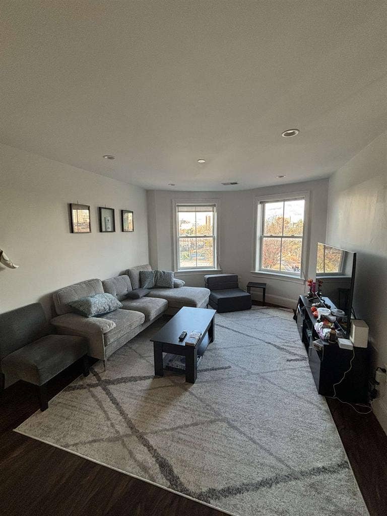 Summer Sublet
