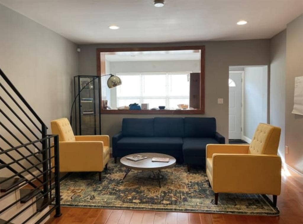 Large Bright Room in South Philly