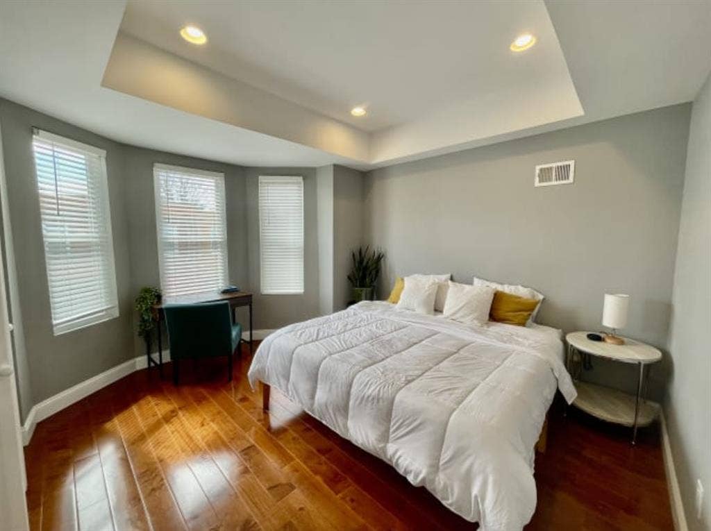 Large Bright Room in South Philly