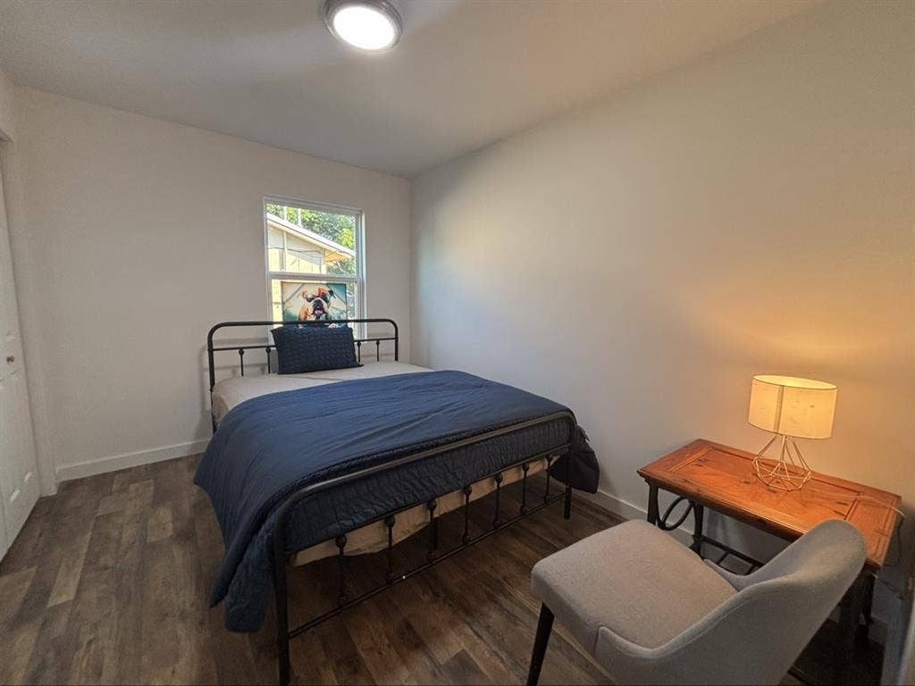 Cozy Fully Furnished Room for Rent