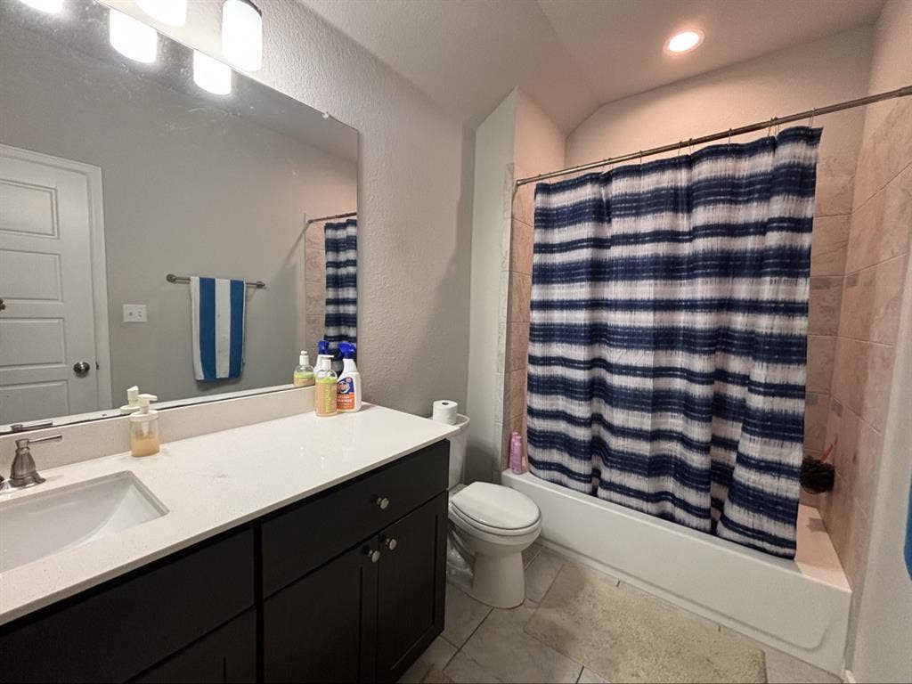 Cozy Fully Furnished Room for Rent