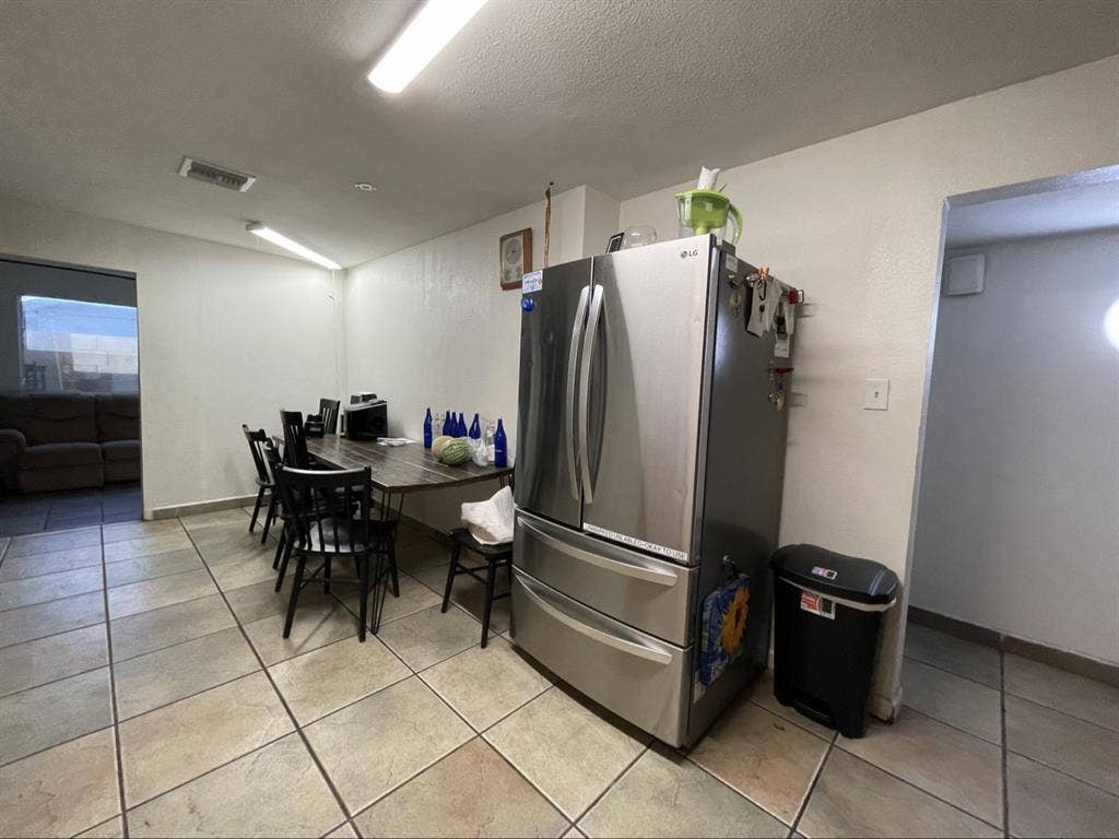 Big Room for Rent