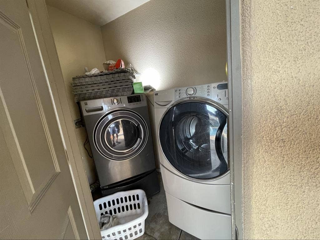 Big Room for Rent