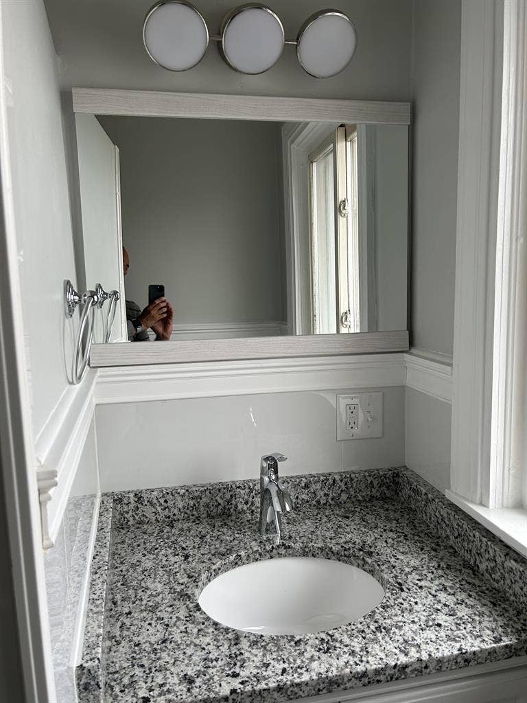 Slater Park Retreat: Private Room