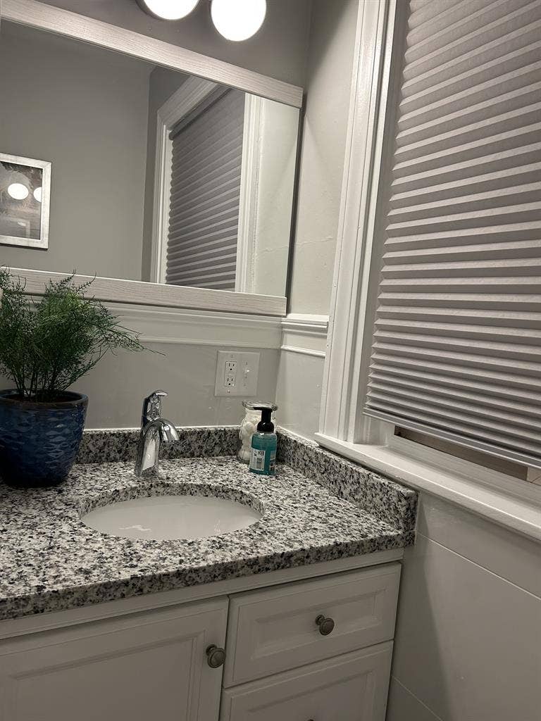Slater Park Retreat: Private Room