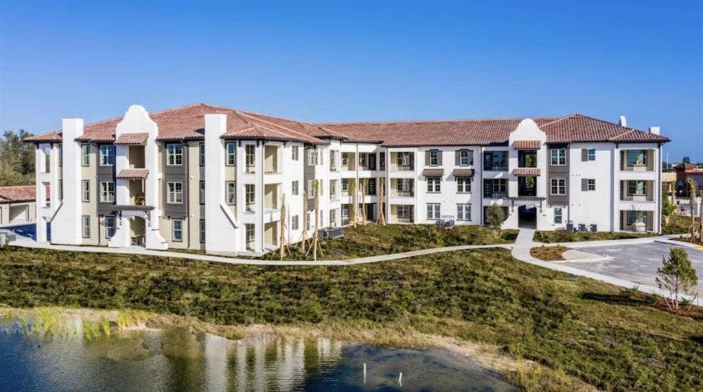 Female roommate needed move in asap