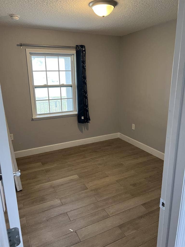 1 Bed 1 Bath Room for Rent