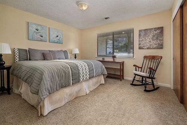 Nice room Lake Wildwood California