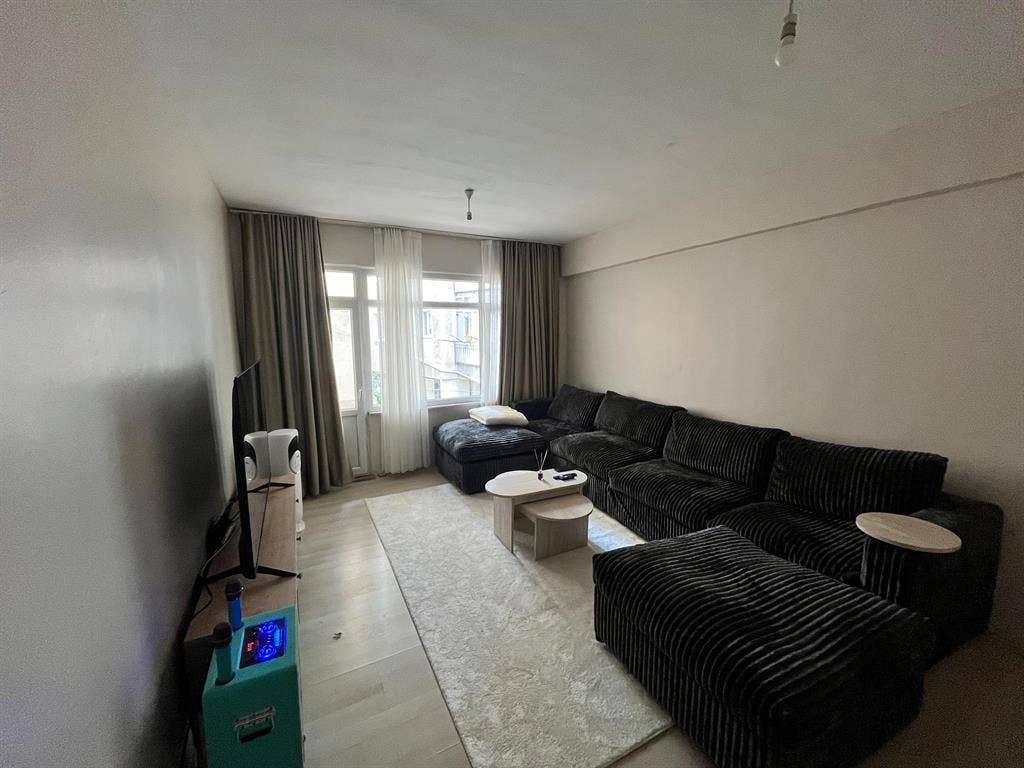 Kadıköy 2+1 ev arkadaşı arıyorum