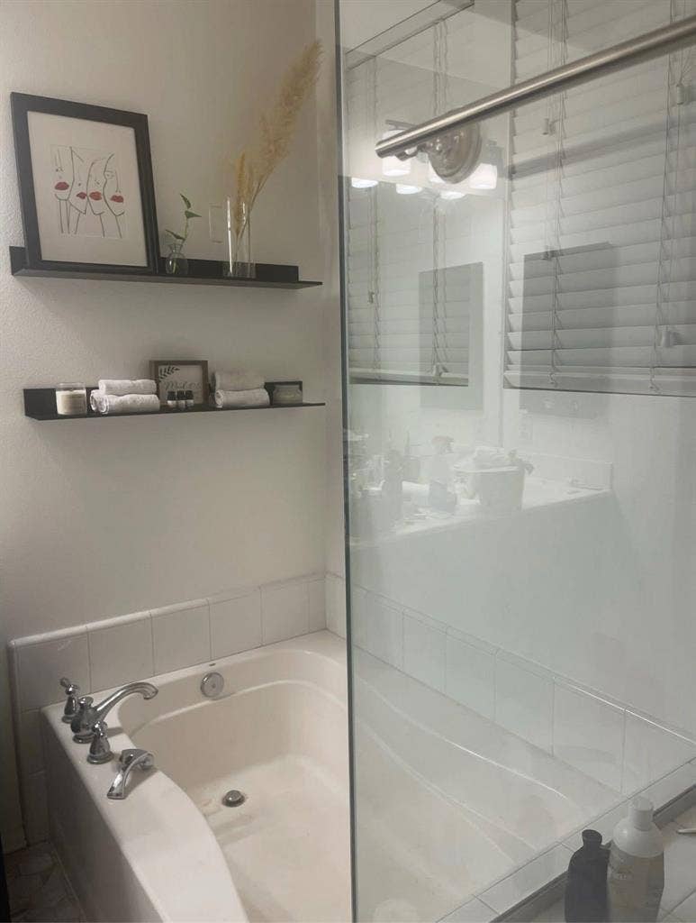 Santa Ana | Master bedroom $1,750