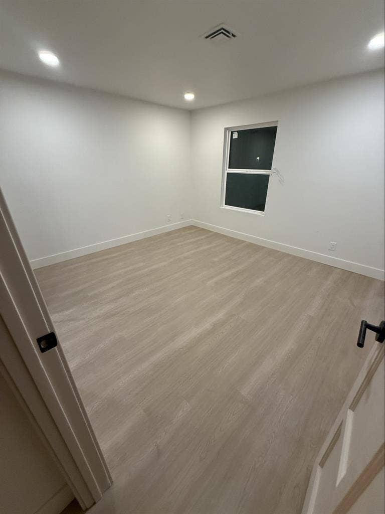 Super nice room. Freshly remodeled