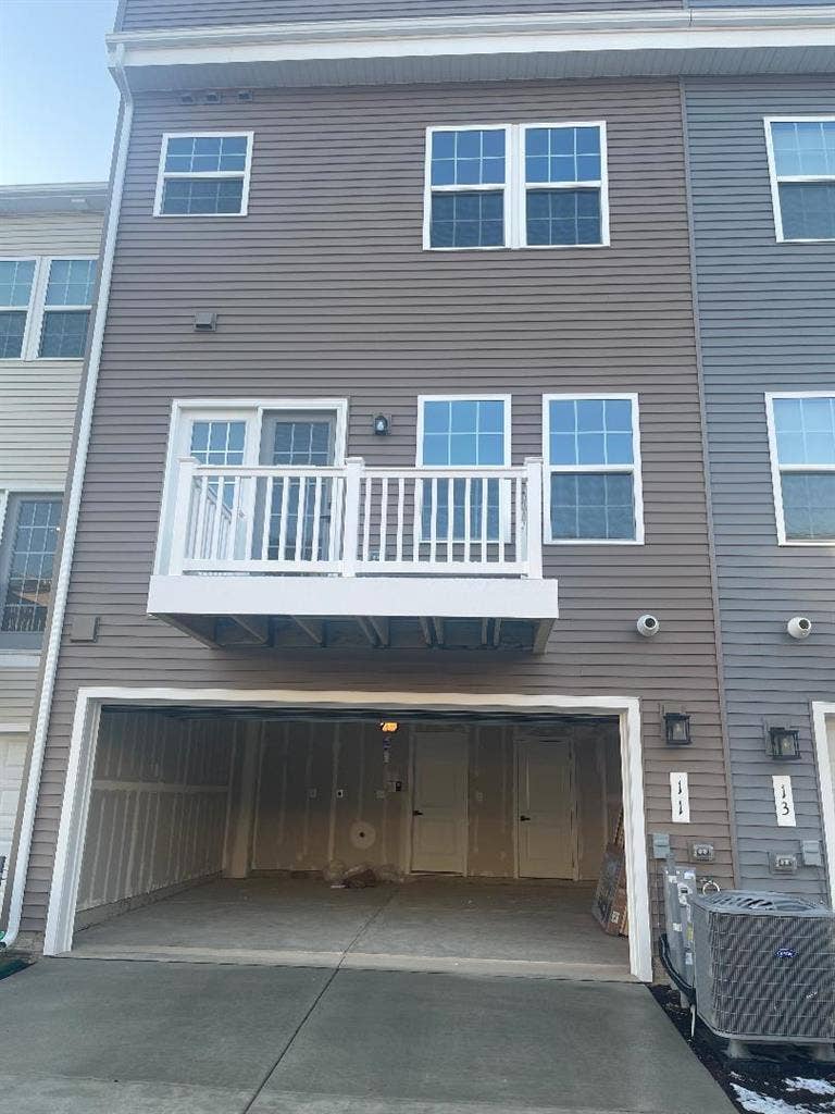 Newly built townhouse in bowie