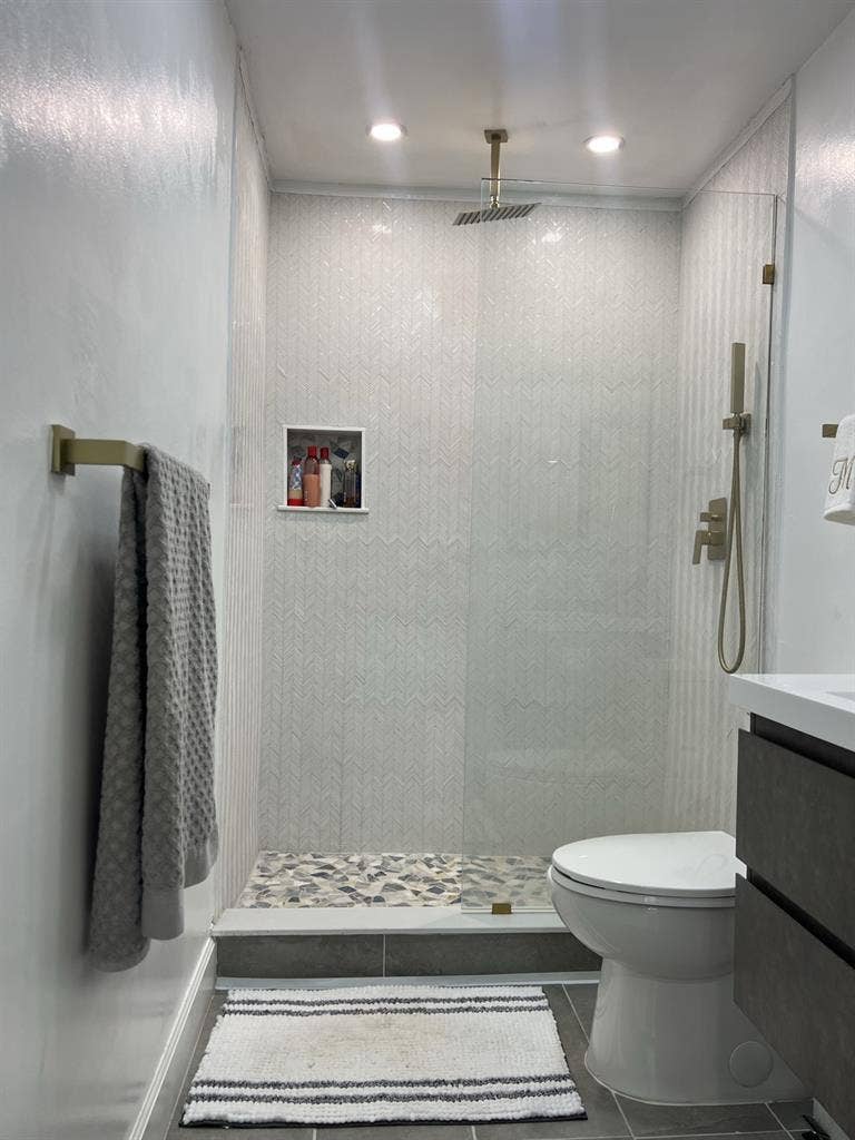 Large Master with Private
Bath