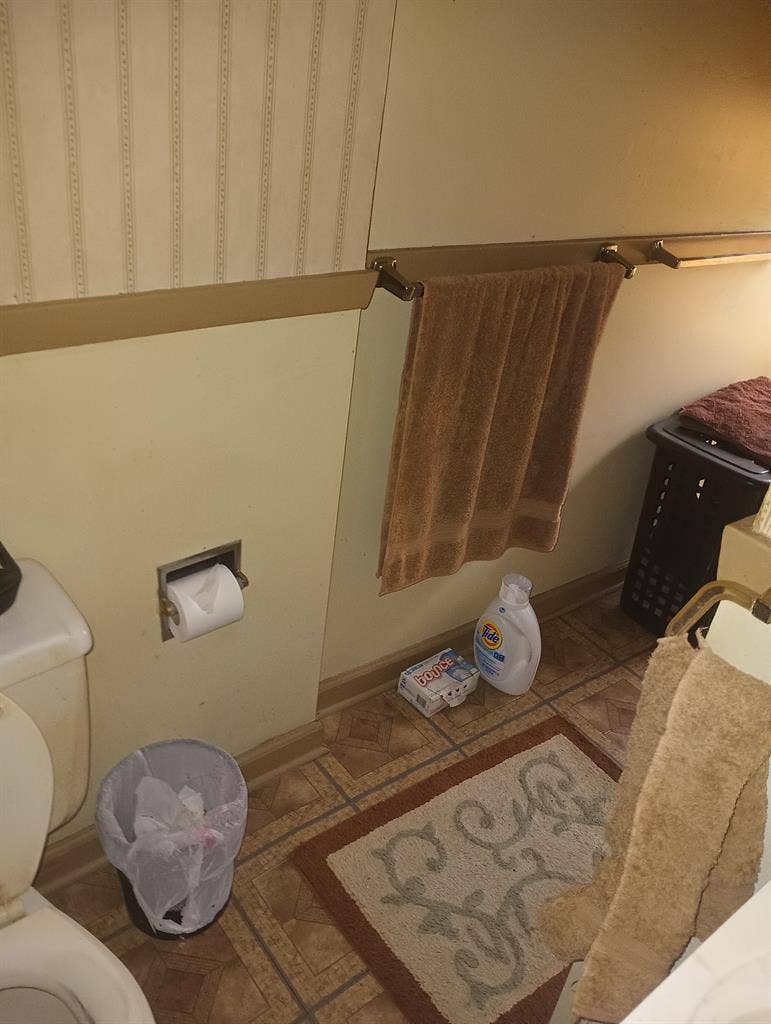Room for Rent /Roommate $700