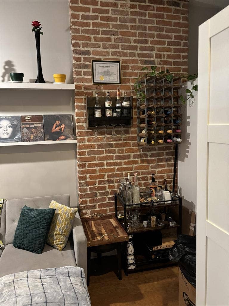 Fully furnished room for rent
