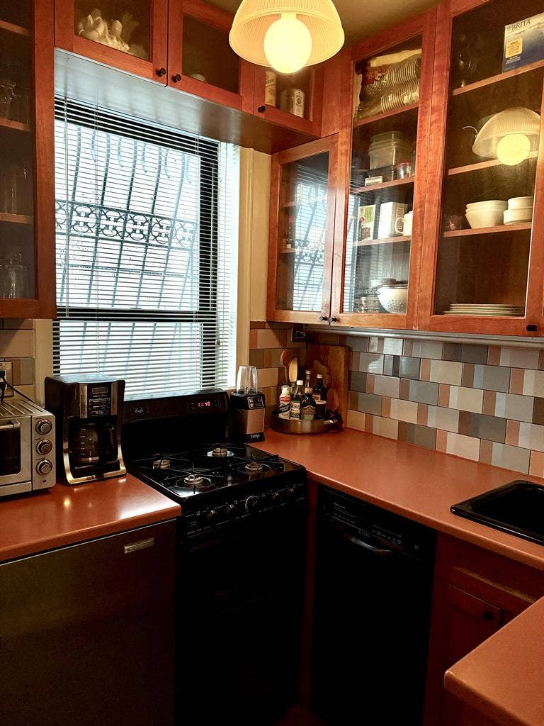 FURNISHED CHELSEA APARTMENT