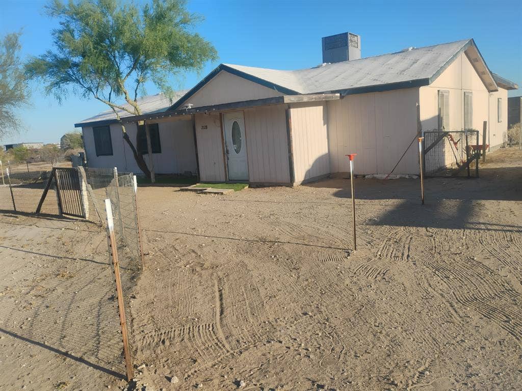 Clean comfortable cozy ready now