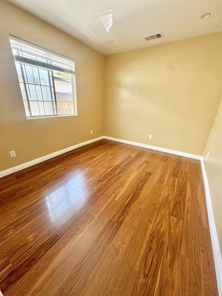 Private room and private bathroom