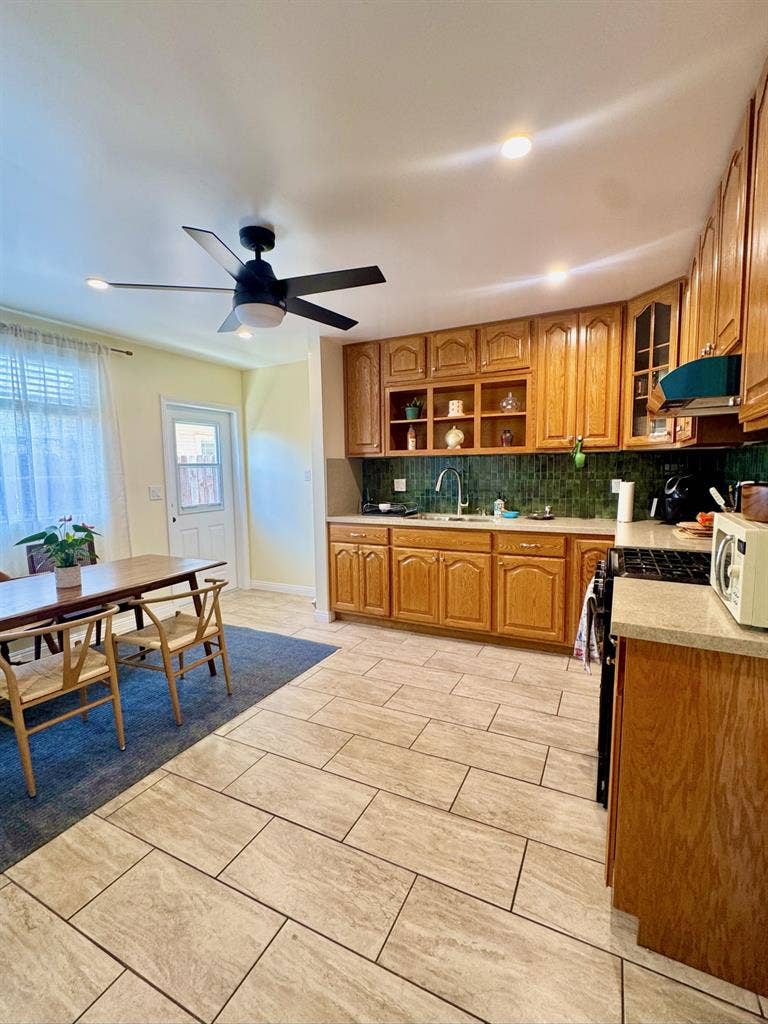 Private room and private bathroom