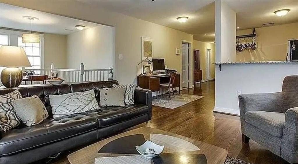 Roommate needed in a furnished Apt
