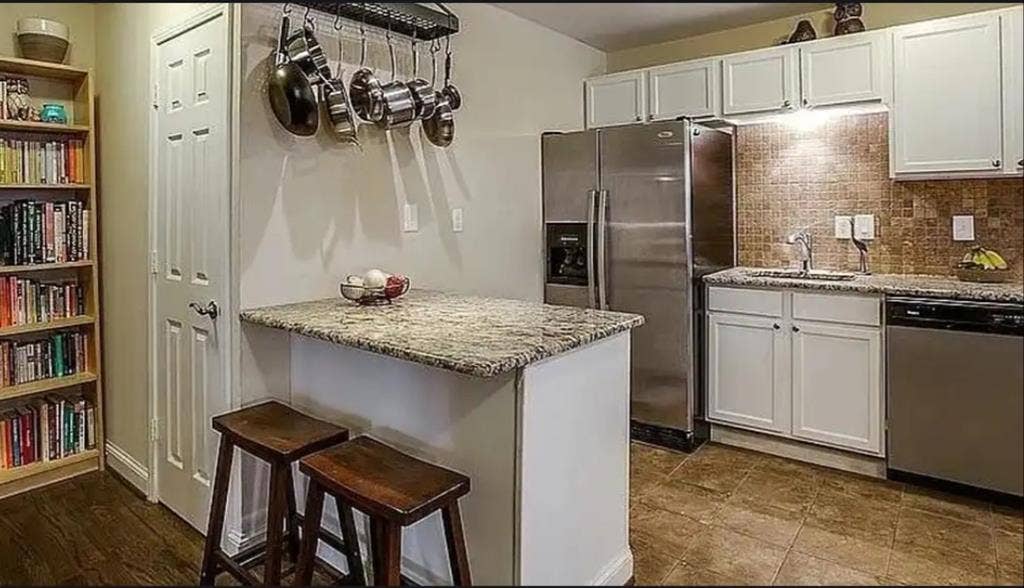 Roommate needed in a furnished Apt