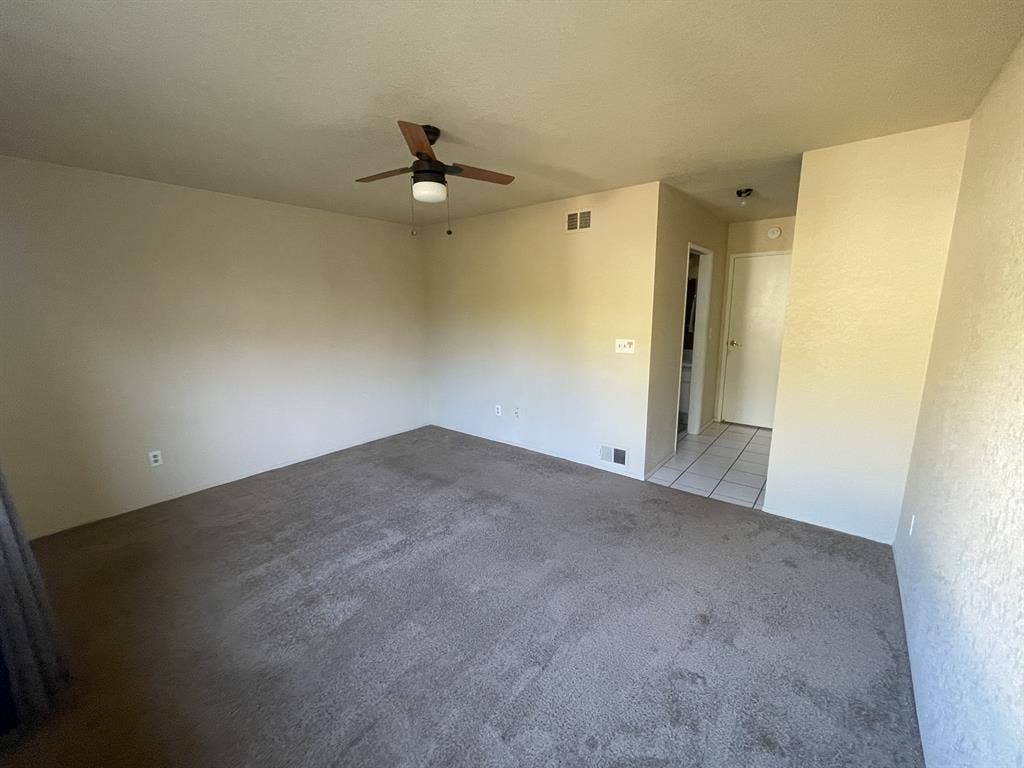 Masterbedroom for rent, male tenant