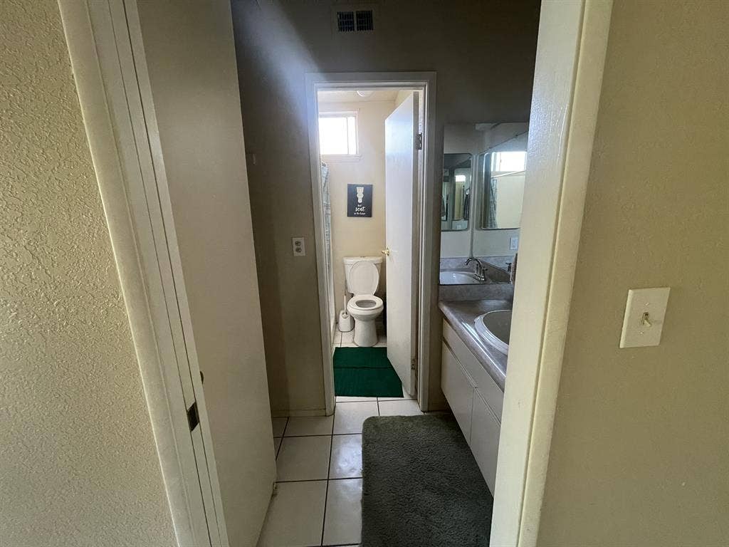 Masterbedroom for rent, male tenant
