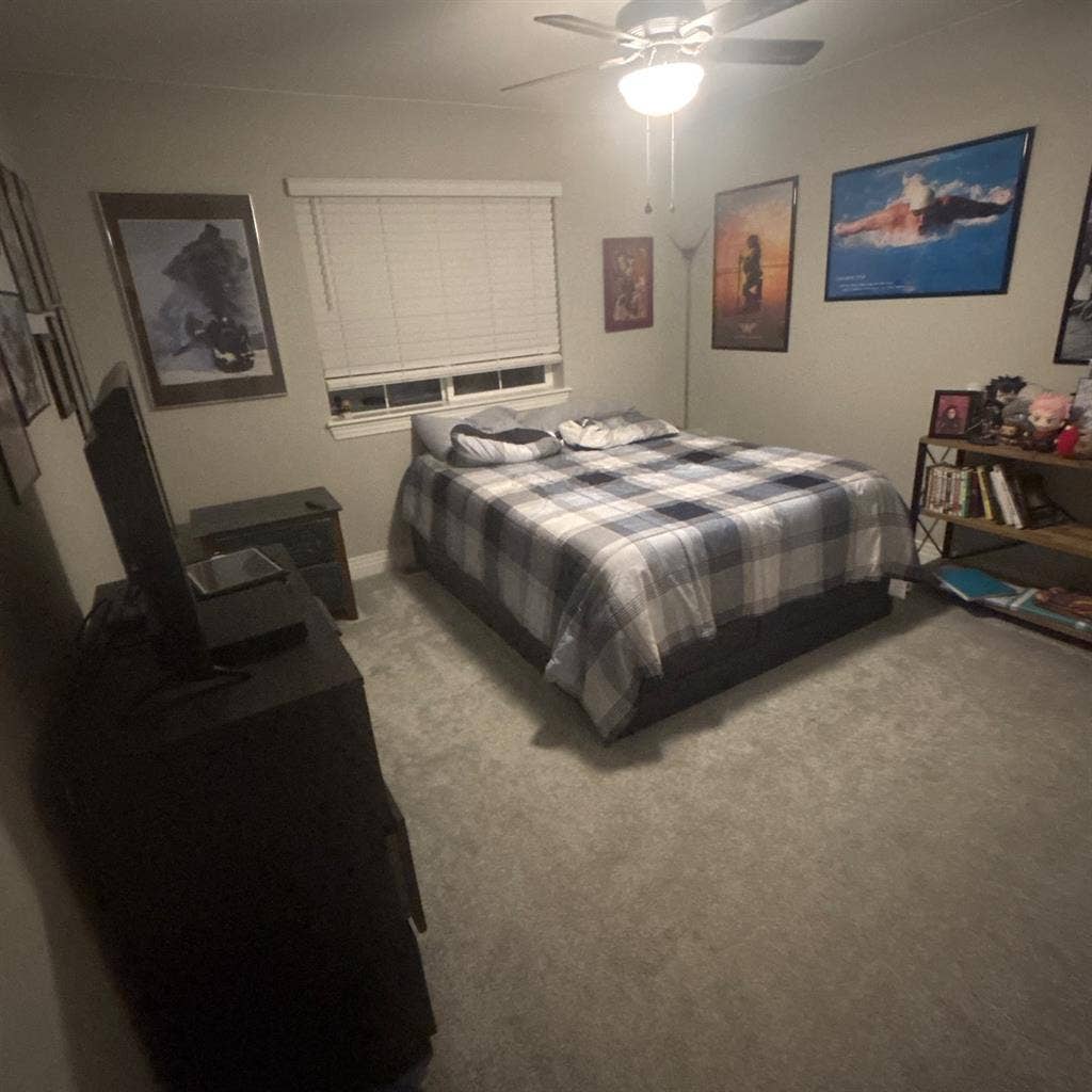 2-bedrooms 2.5 Bathroom townhouse.