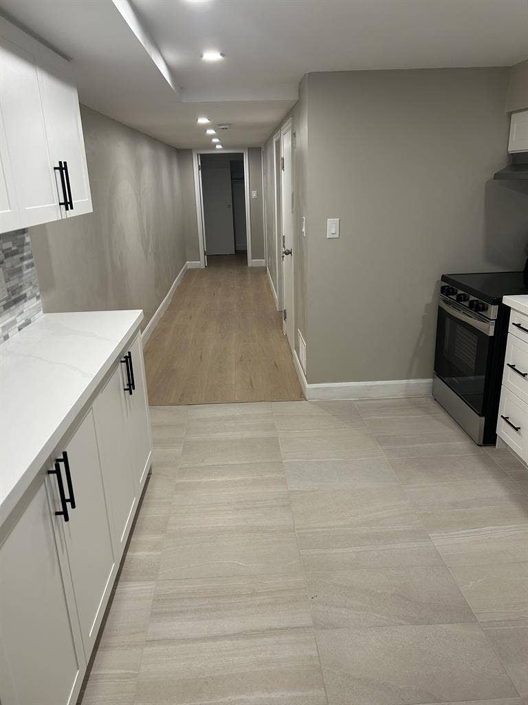 Renovated 2 bedroom apartment