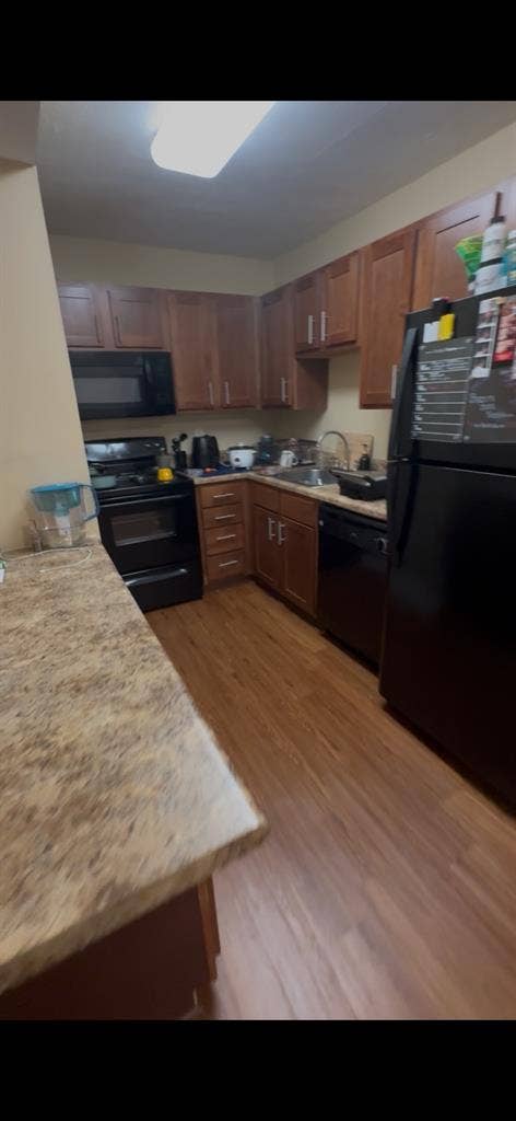 🏡 Room for Rent – Great Location!