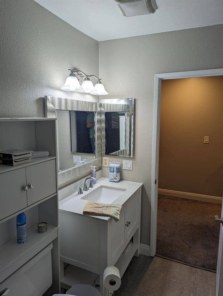 Seeking new roommate Tri City area