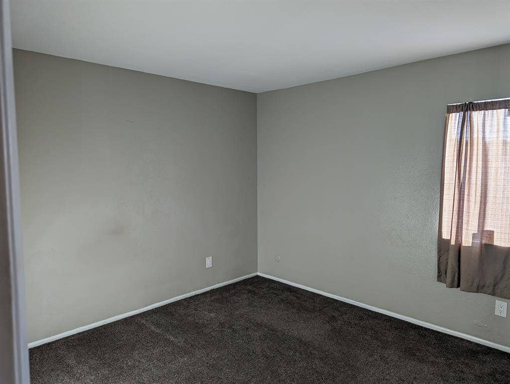Seeking new roommate Tri City area