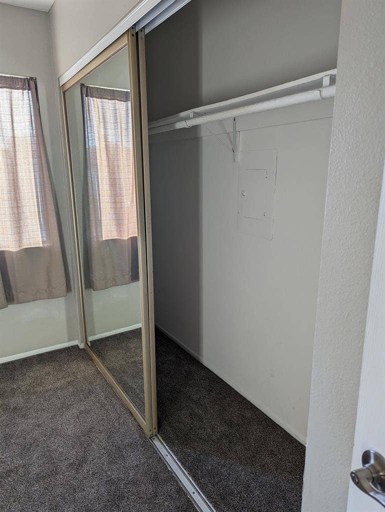 Seeking new roommate Tri City area