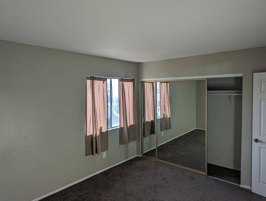 Seeking new roommate Tri City area