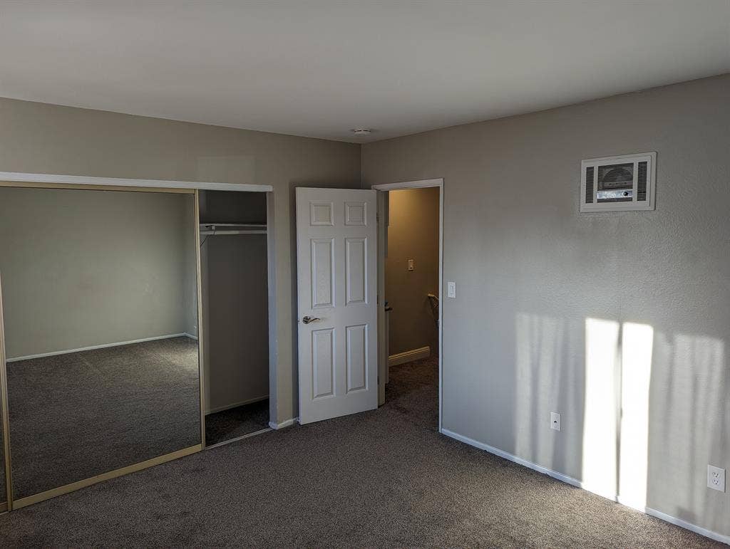 Seeking new roommate Tri City area
