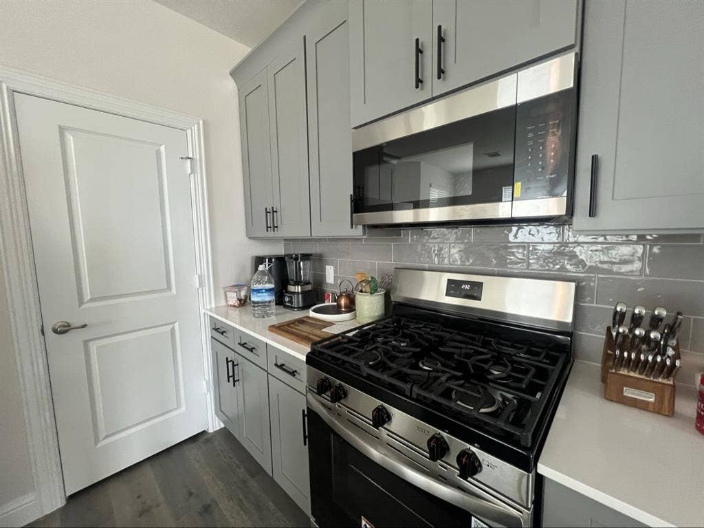 Looking for female housemate