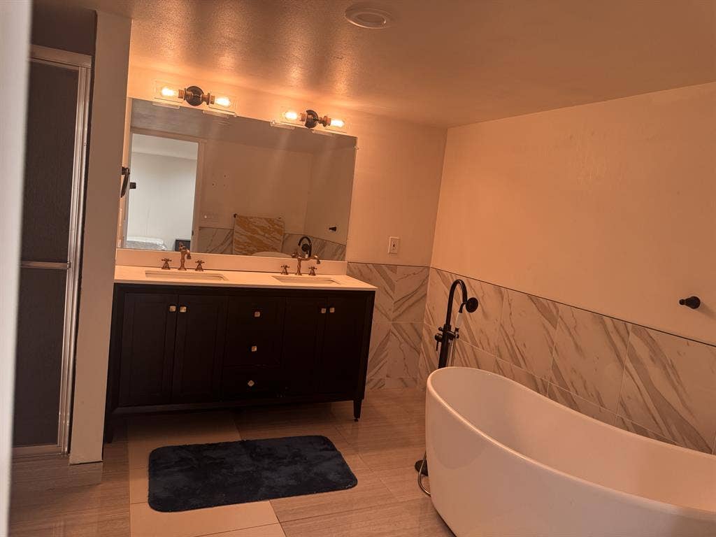Shared and private rooms for tent