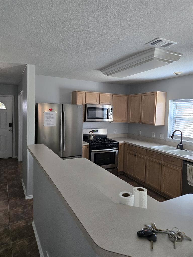 Large Room For One Occupant in Hou