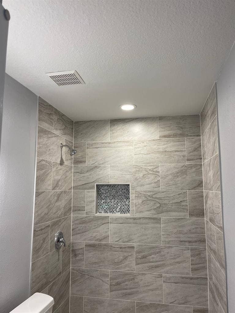Large Room For One Occupant in Hou