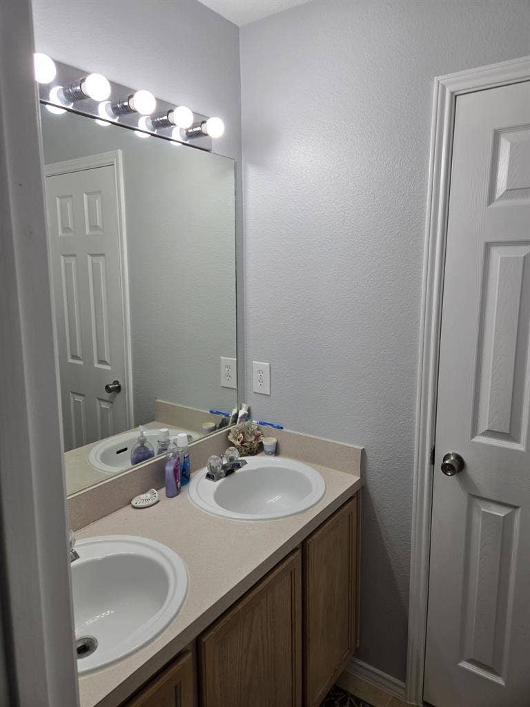 Large Room For One Occupant in Hou