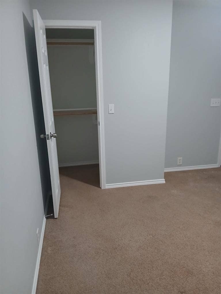 Large Room For One Occupant in Hou