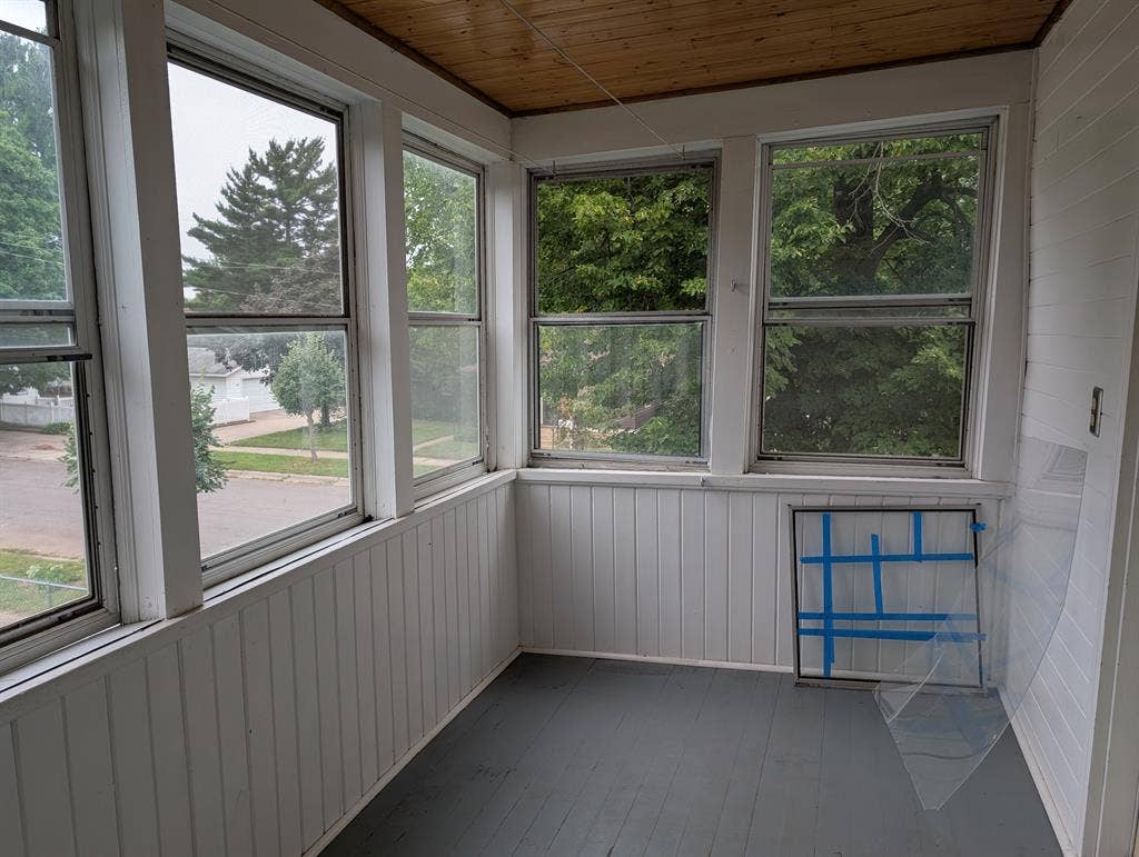 Looking for Roommate