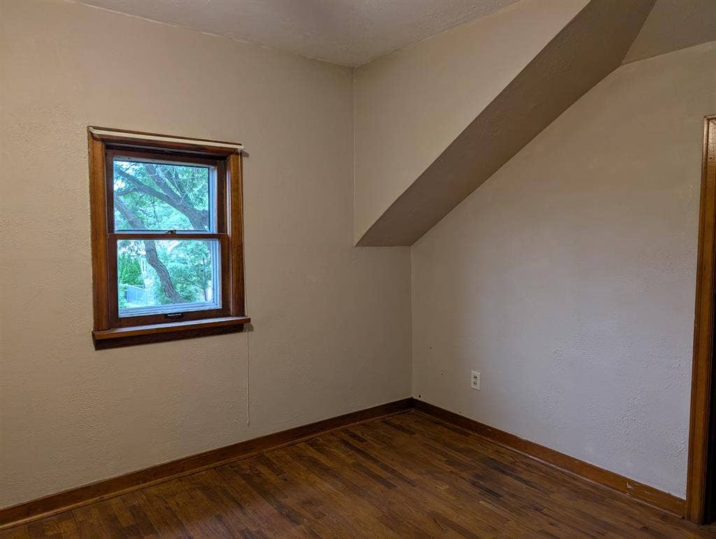 Looking for Roommate