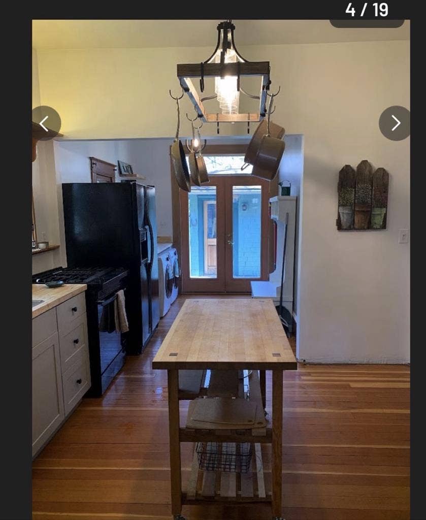 Room for rent in Ashland Cottage