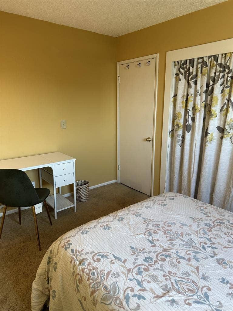 Comfortable Private Room in Carson
