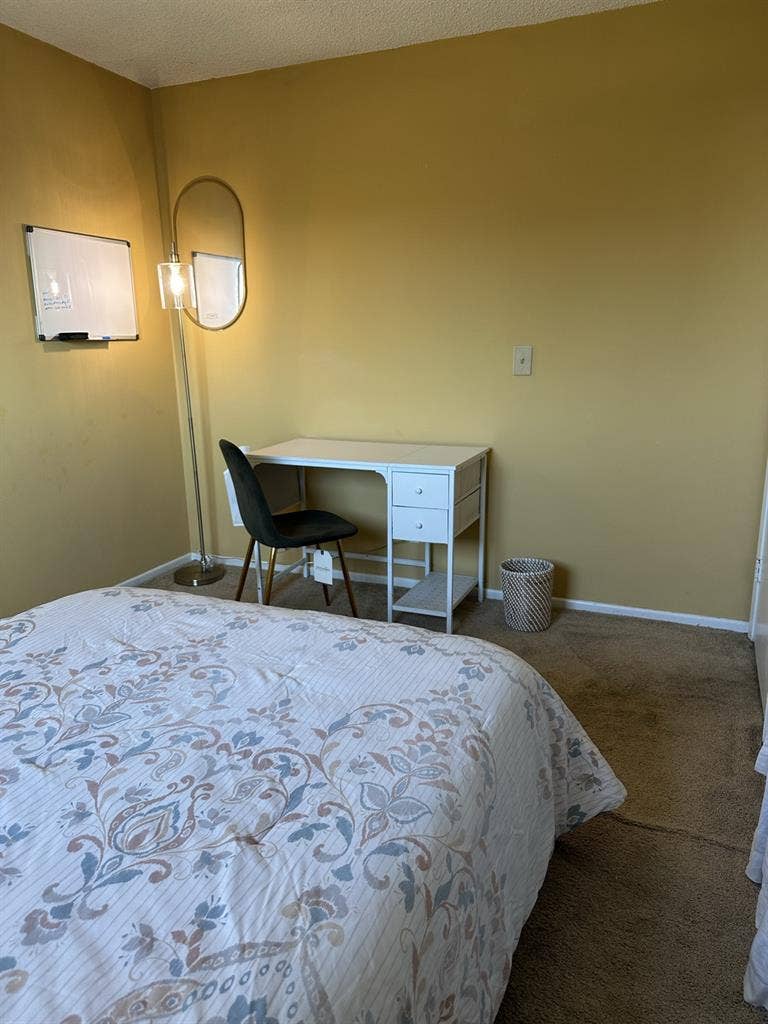 Comfortable Private Room in Carson