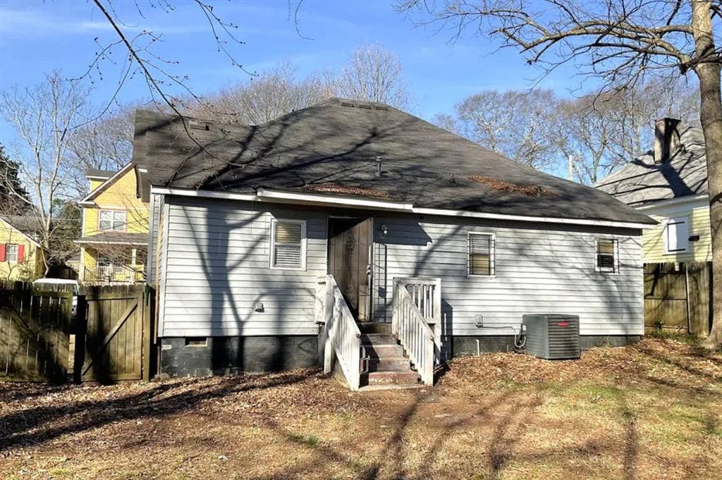 1Bed - 1Bath/ is a shared home