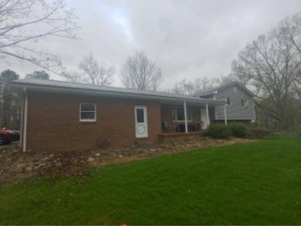 Renting Room/ looking for roommate