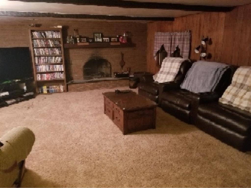 Renting Room/ looking for roommate