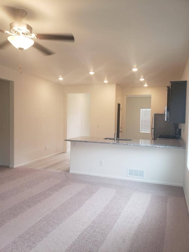 Looking for a roommate